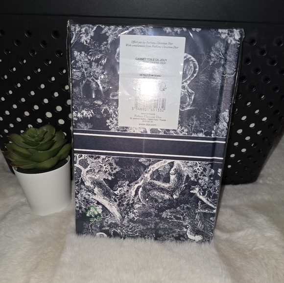 Christian Dior Holiday Notebook NWOT - Picture 3 of 4